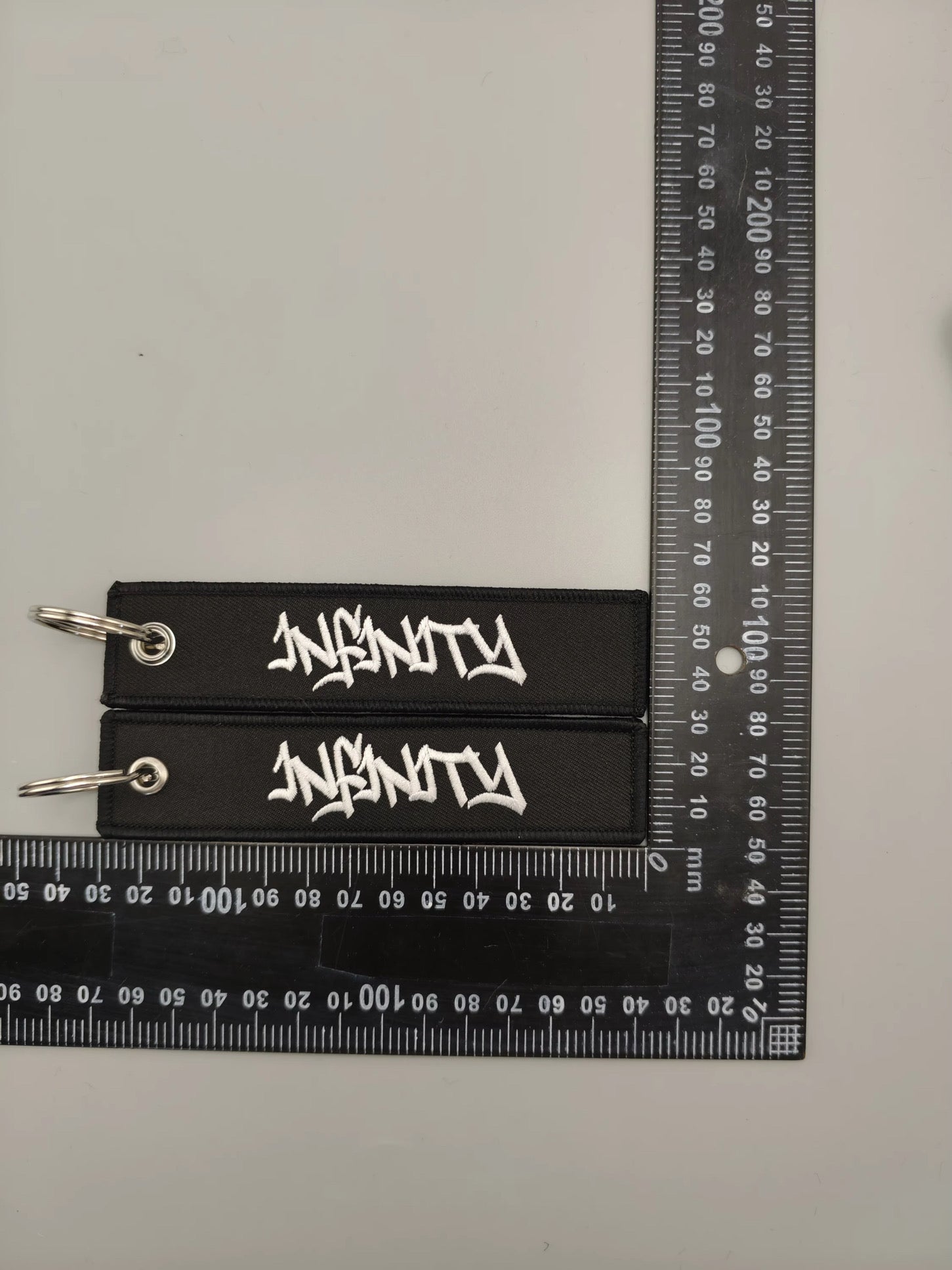 Ski Infinity keychain (2 pack)